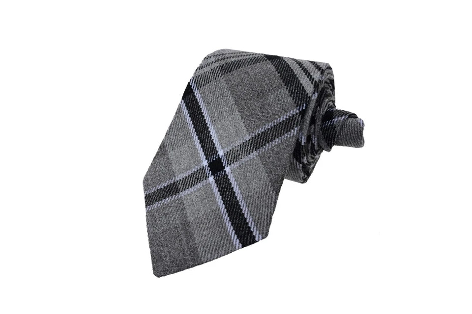 Tartan Necktie – Scottish Highland Tie in Clan Pattern